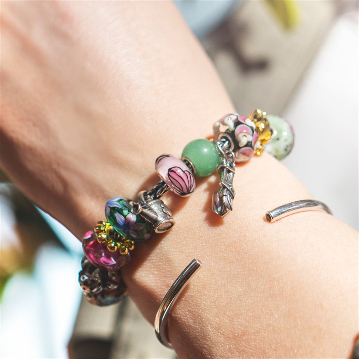 Rosarote Schwingen Glas Charm TGLBE-20477