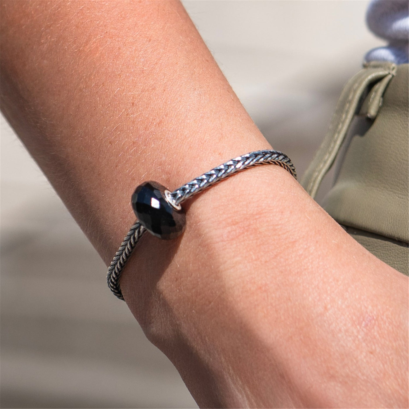 Schwarzer Onyx Charm TSTBE-20005