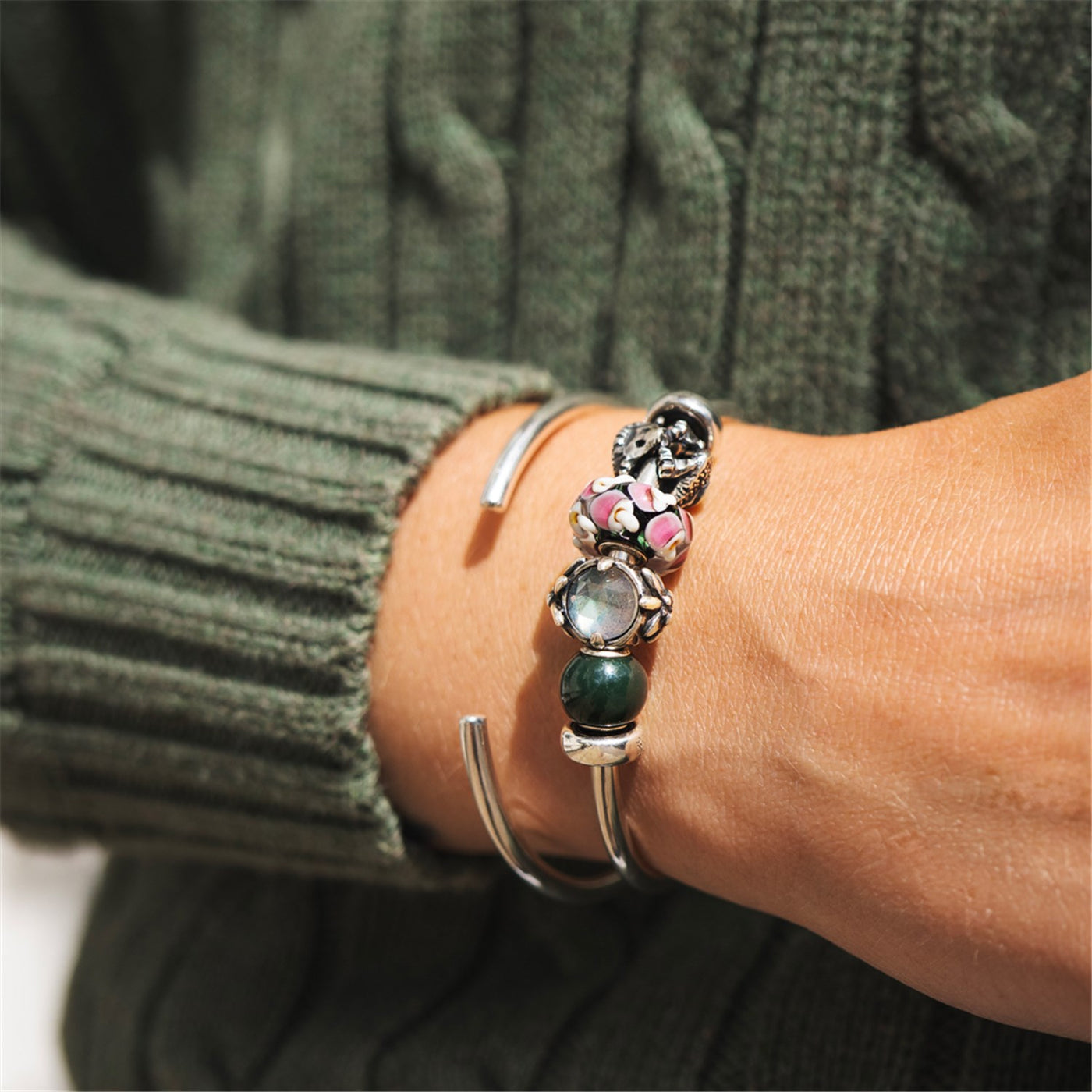 Runder Grüner Chalcedon